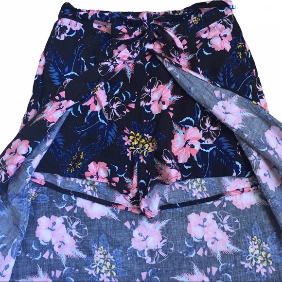 Ruffled Top & Maxi Skirt Set  size Medium - Picture 5 of 7